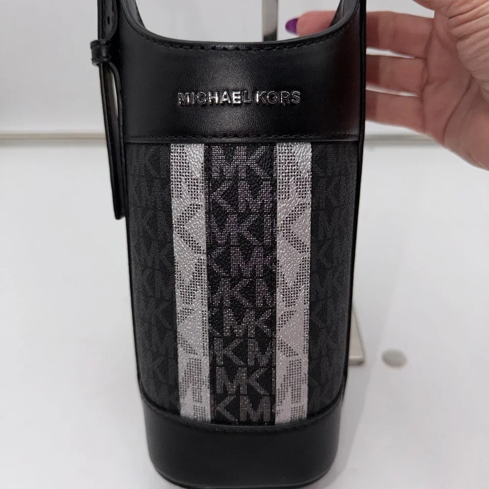 Michael Kors Wine Bottle Holder Black Multi Signature MK 35F2SGFN6Y